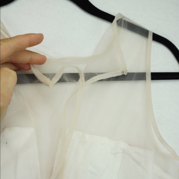 ✨BB Dakota RSVP Flavia Embroidered Lace Dress - Picture 4 of 8